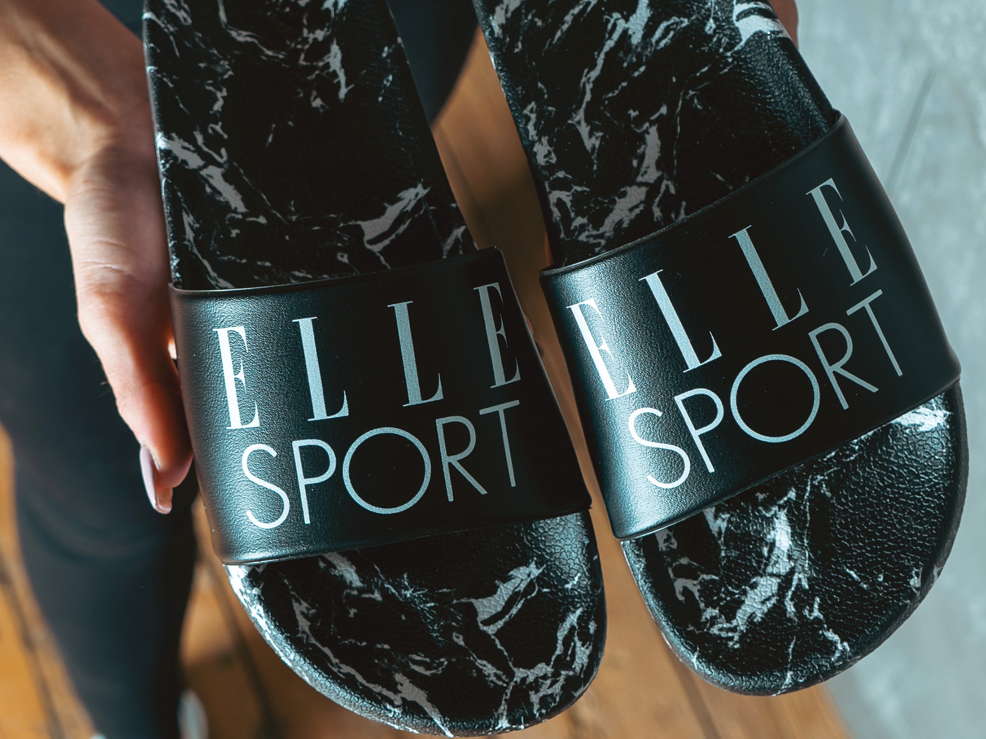 Elle Sport Black Sliders